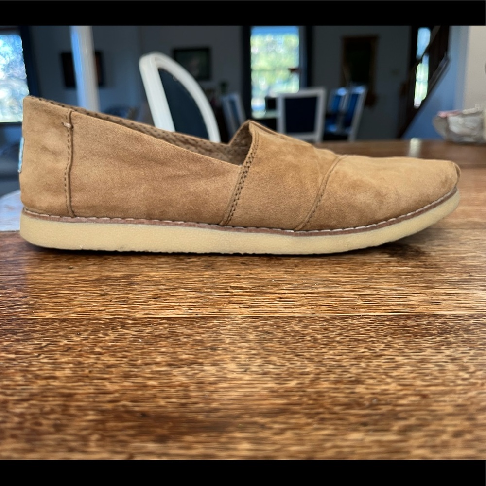 Tan/Brown/Suede Toms size 8.5